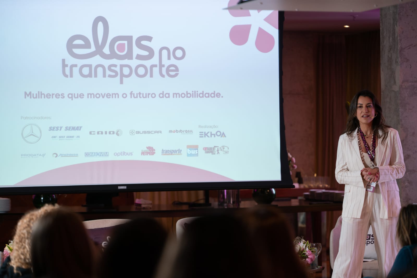 Elas no Transporte